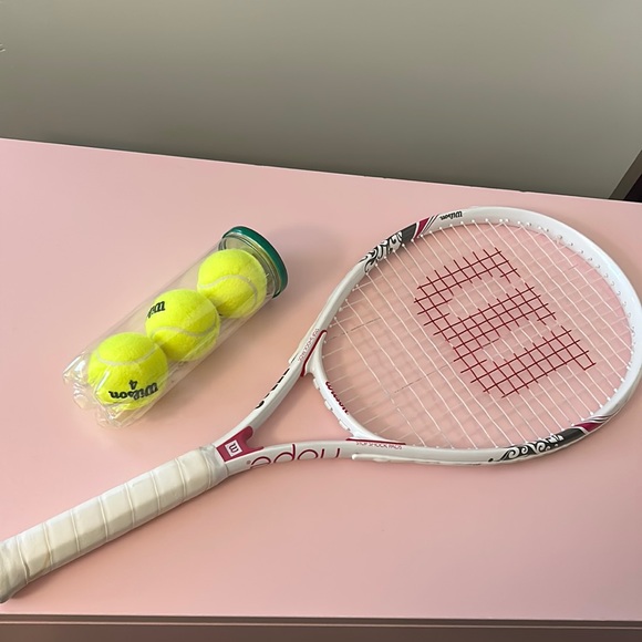 WILSON tennis racket & balls - Picture 1 of 7
